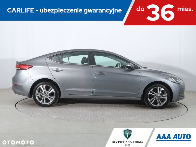 Hyundai Elantra - 7