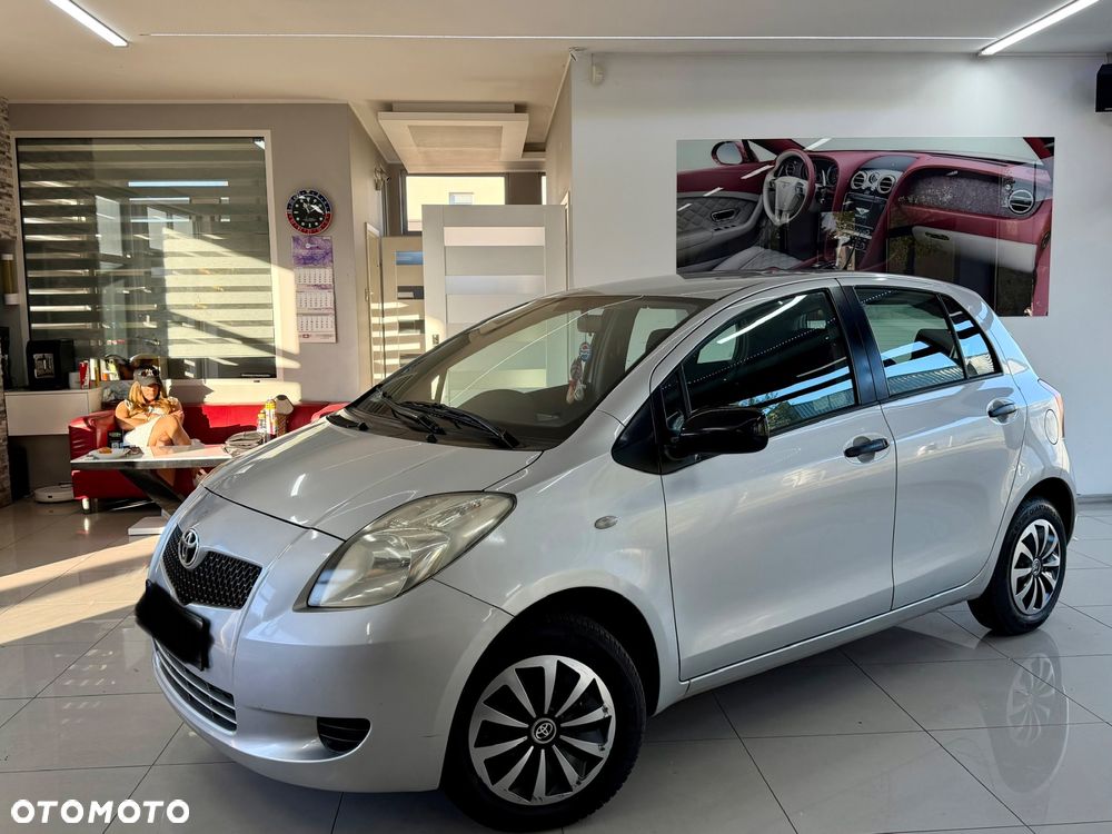 Toyota Yaris 1.0 Luna A/C - 2
