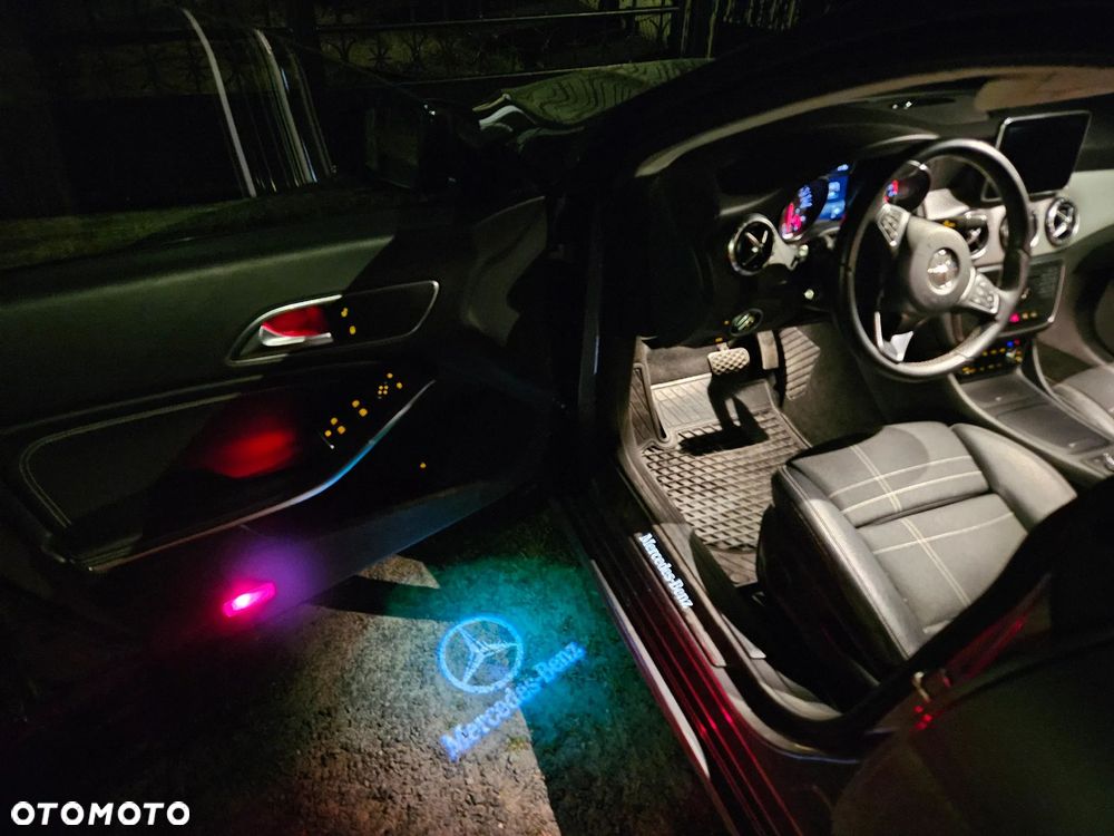 Mercedes-Benz CLA 200 7G-DCT Urban - 8