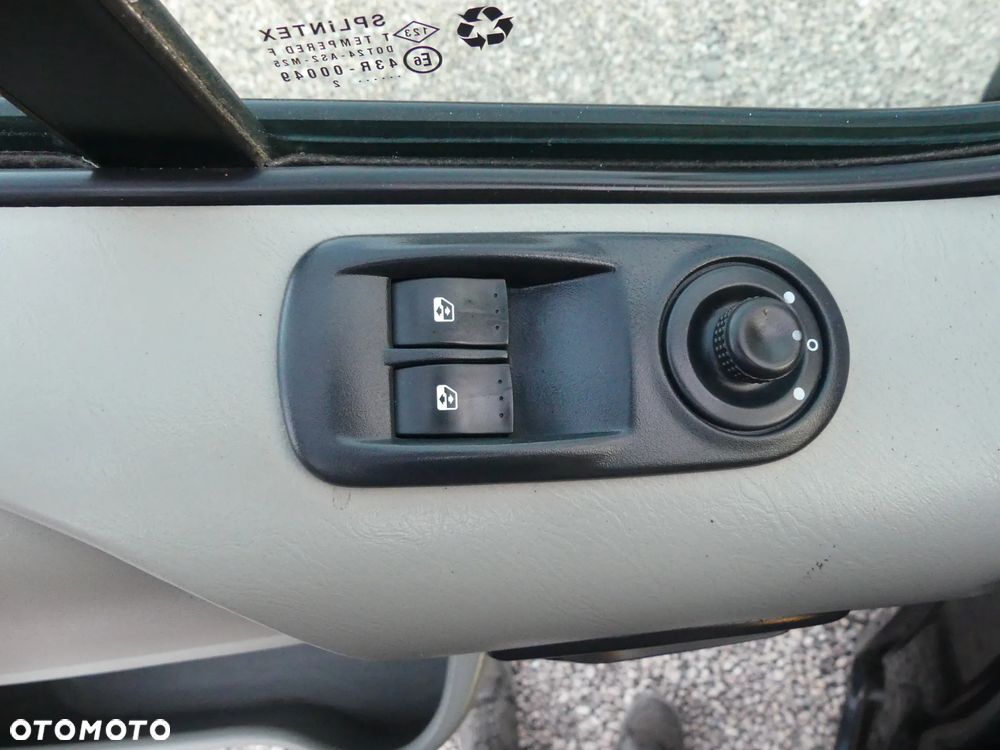 Opel VIVARO - 9