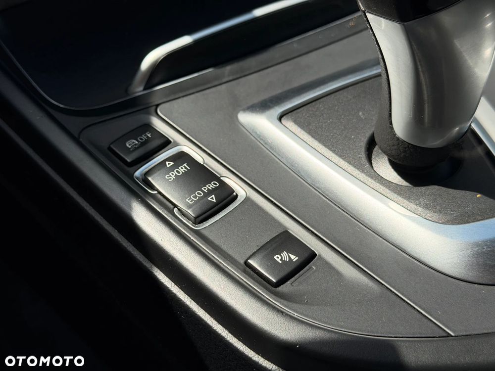 BMW 3GT 320d xDrive M Sport - 16