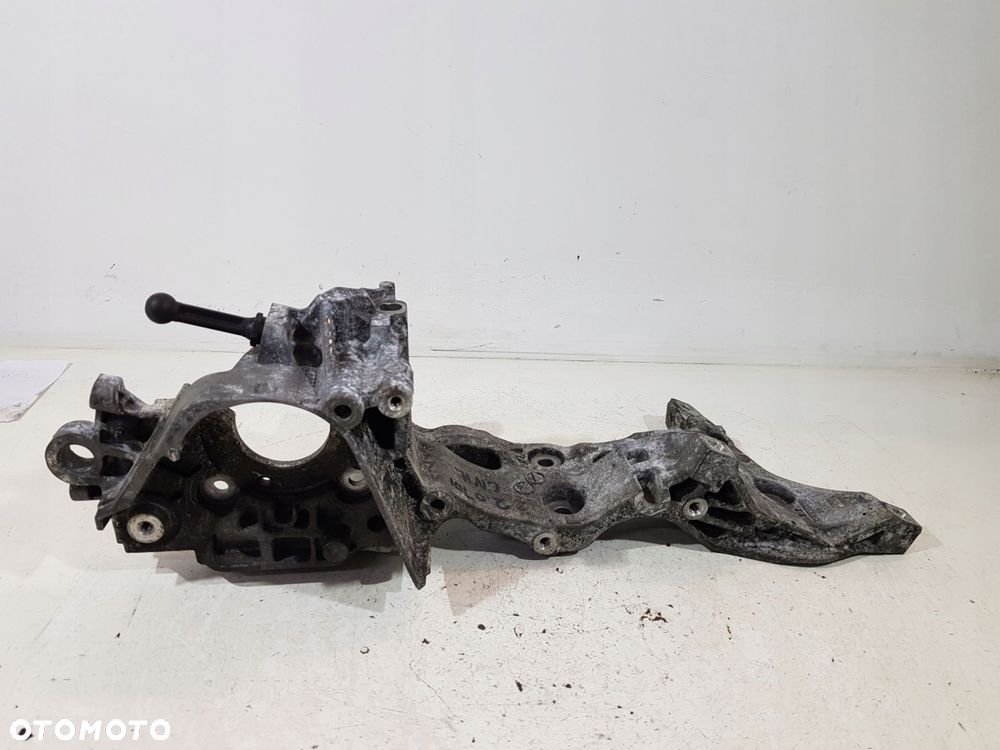 łapa wspornik alternatora 04l903143d vw audi skoda a6 a4 2.0 tdi - 5