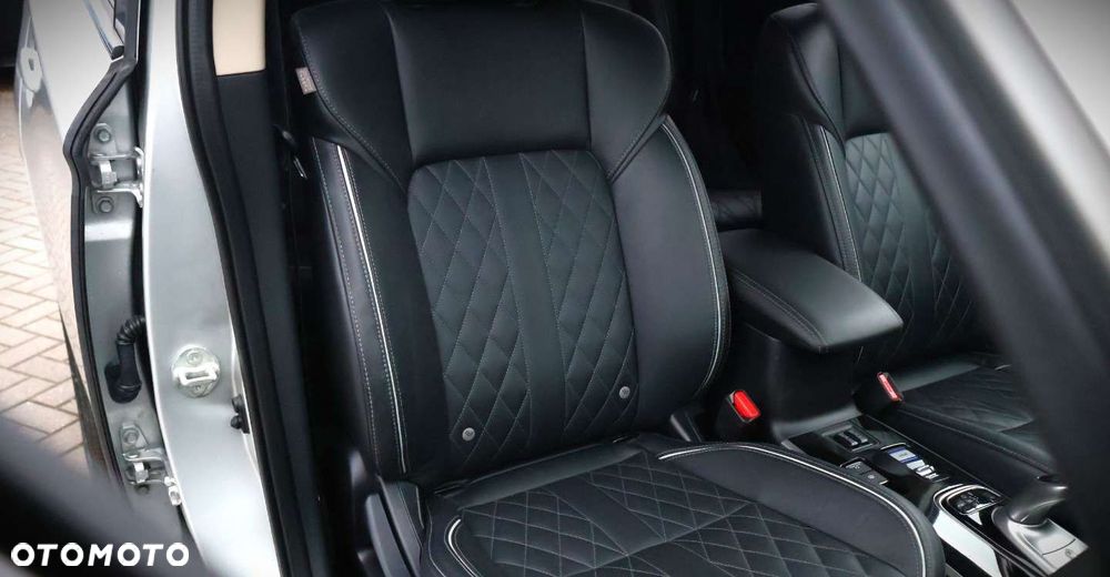 Mitsubishi Outlander - 22