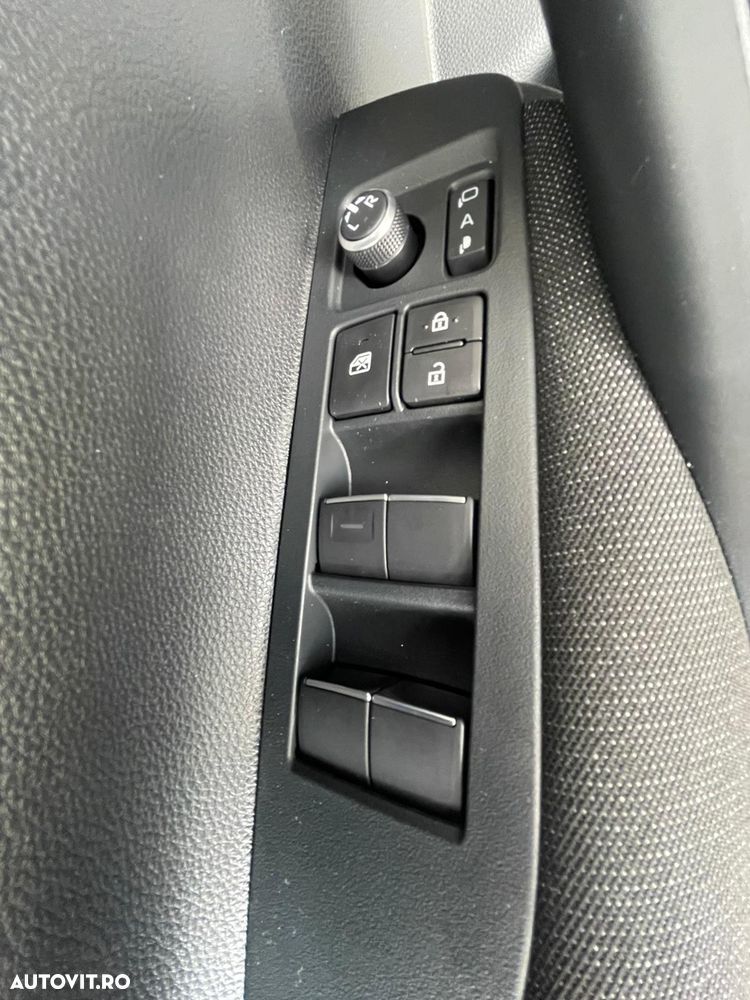 Toyota Corolla 1.8 HSD Dynamic - 9