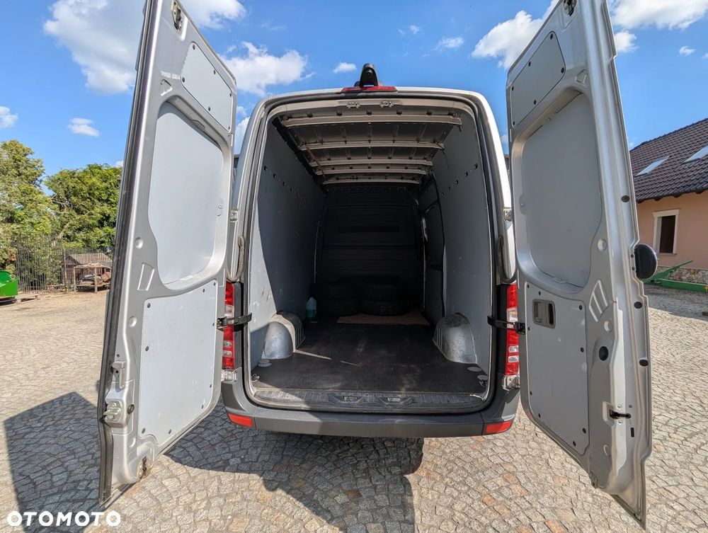 Mercedes-Benz Sprinter - 11