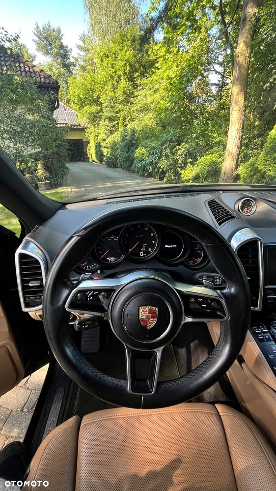 Porsche Cayenne - 15