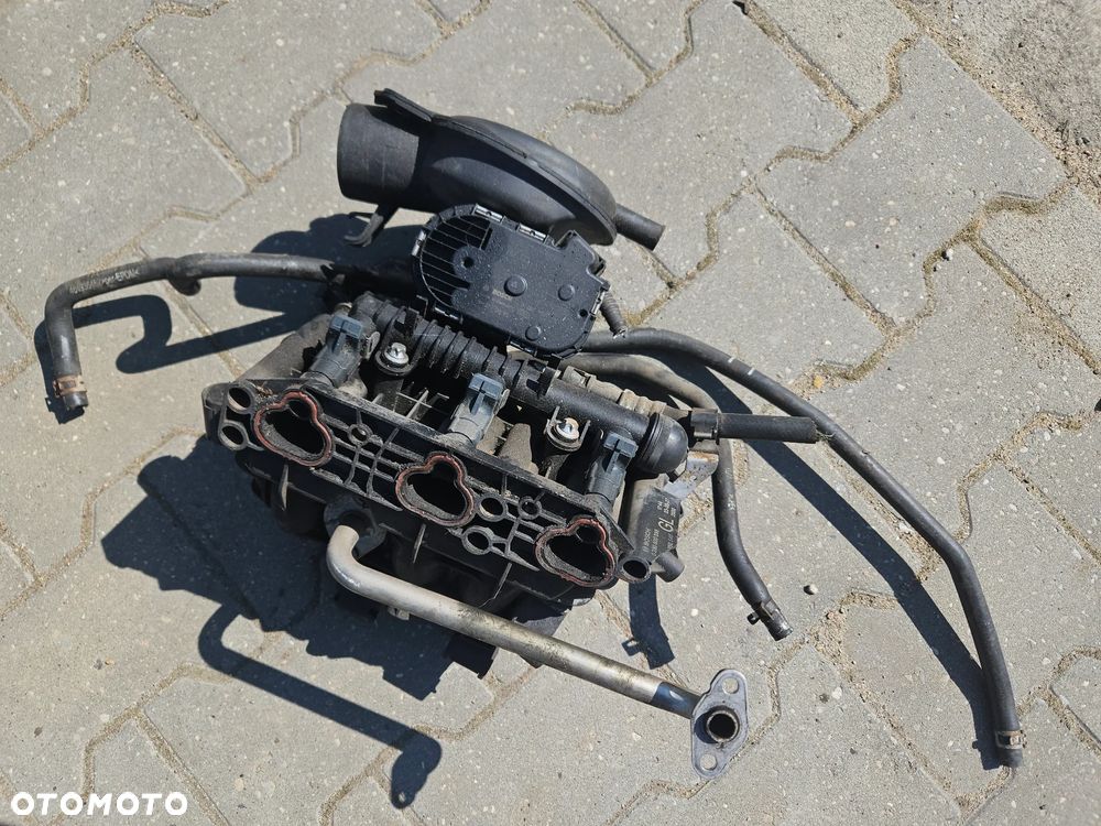 Kolektor ssący Opel Corsa C 1,0 1,2 b 0280600038 - 1