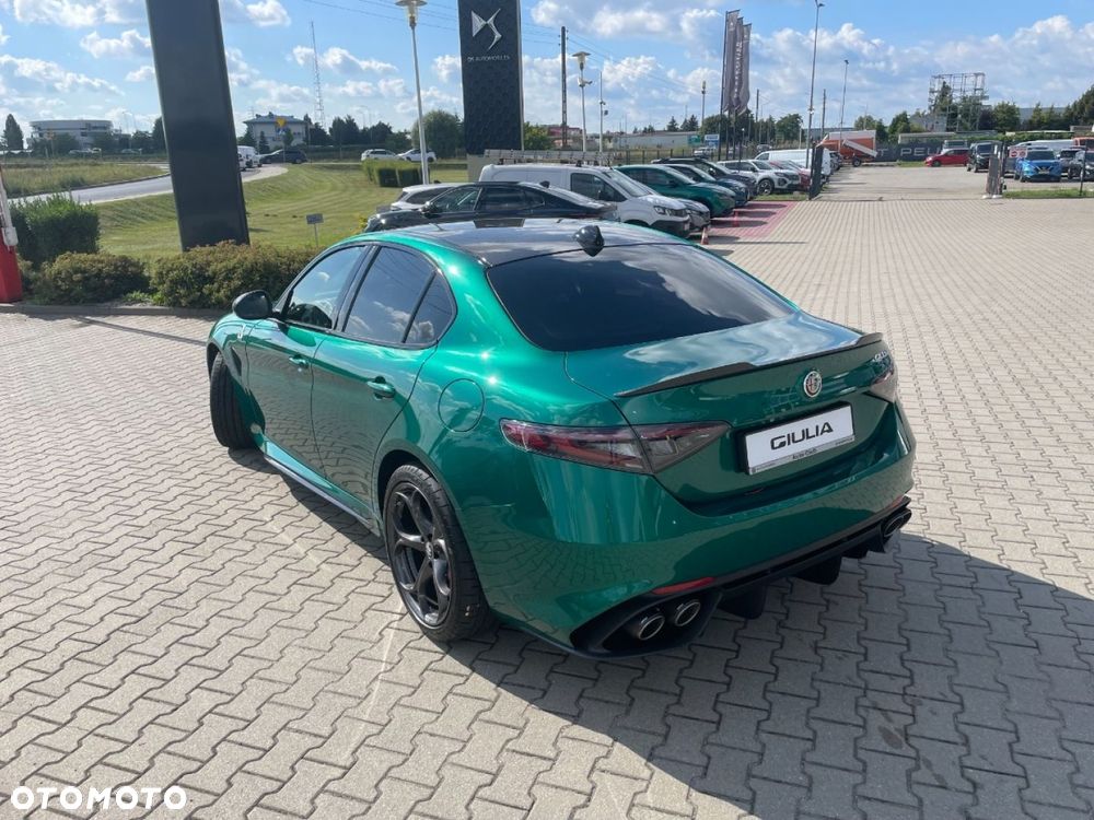Alfa Romeo Giulia - 8