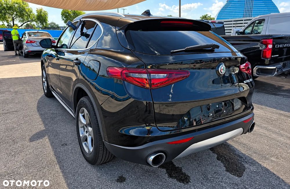 Alfa Romeo Stelvio - 5