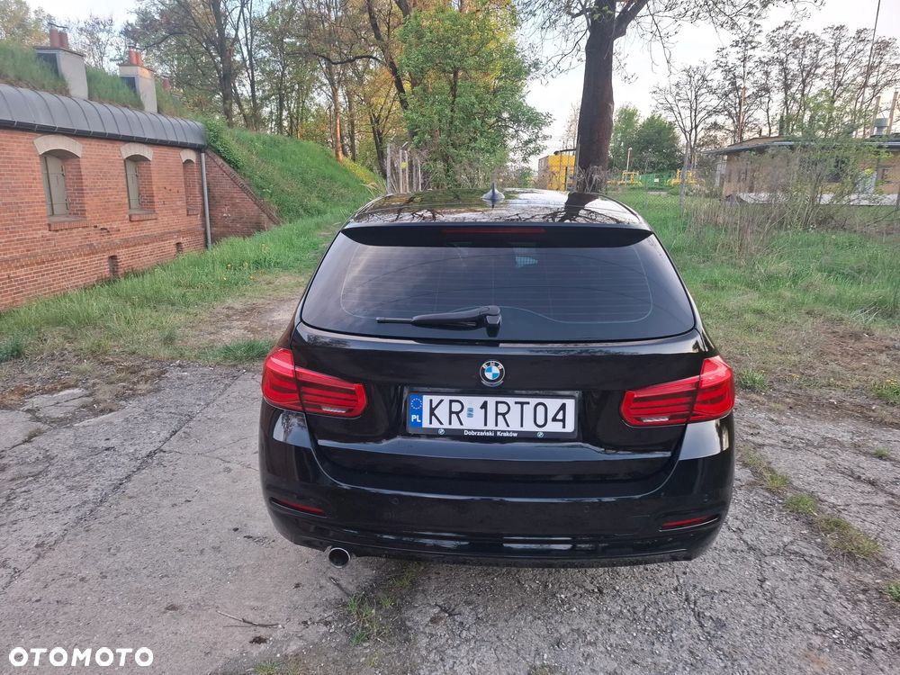 BMW Seria 3 318i - 4