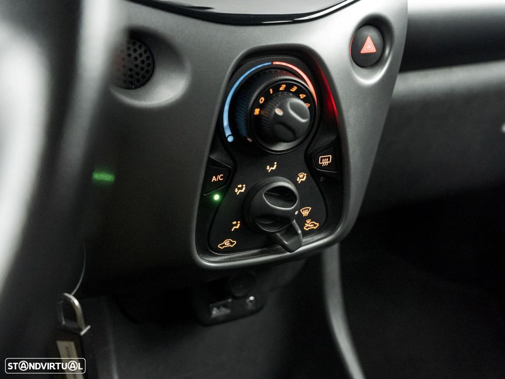 Toyota Aygo 1.0 X-Play+X-Touch - 19