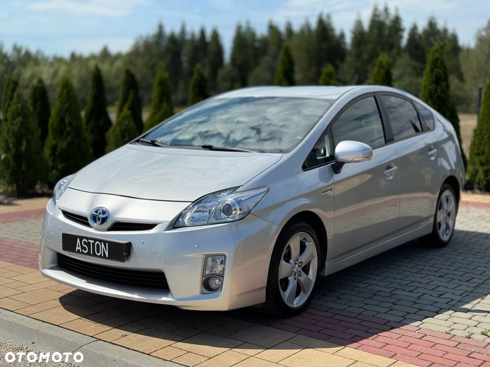 Toyota Prius (Hybrid) Comfort - 12