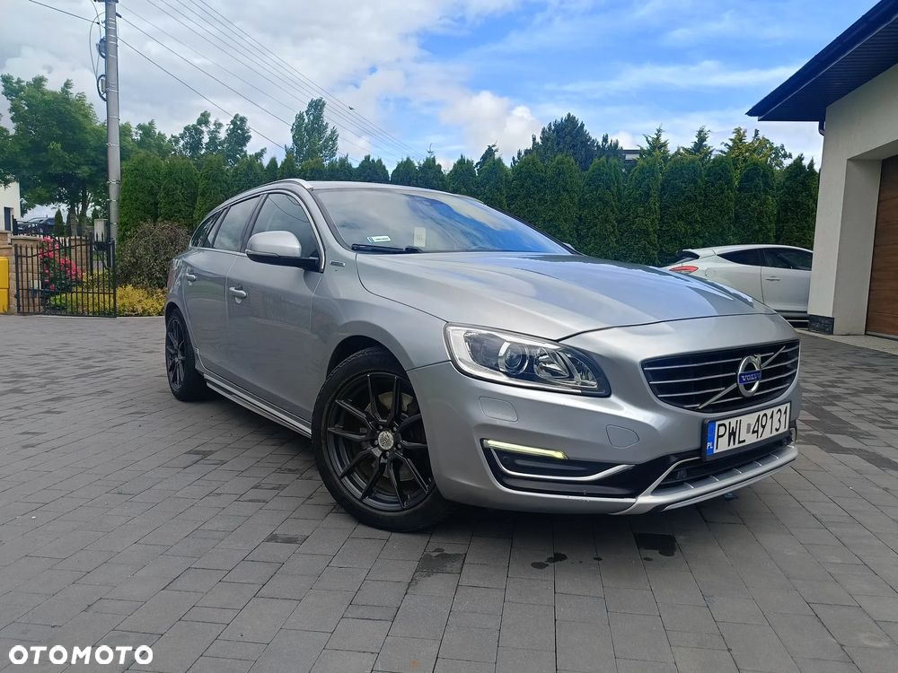 Volvo V60 D6 AWD Plug-in Hybrid Summum - 3