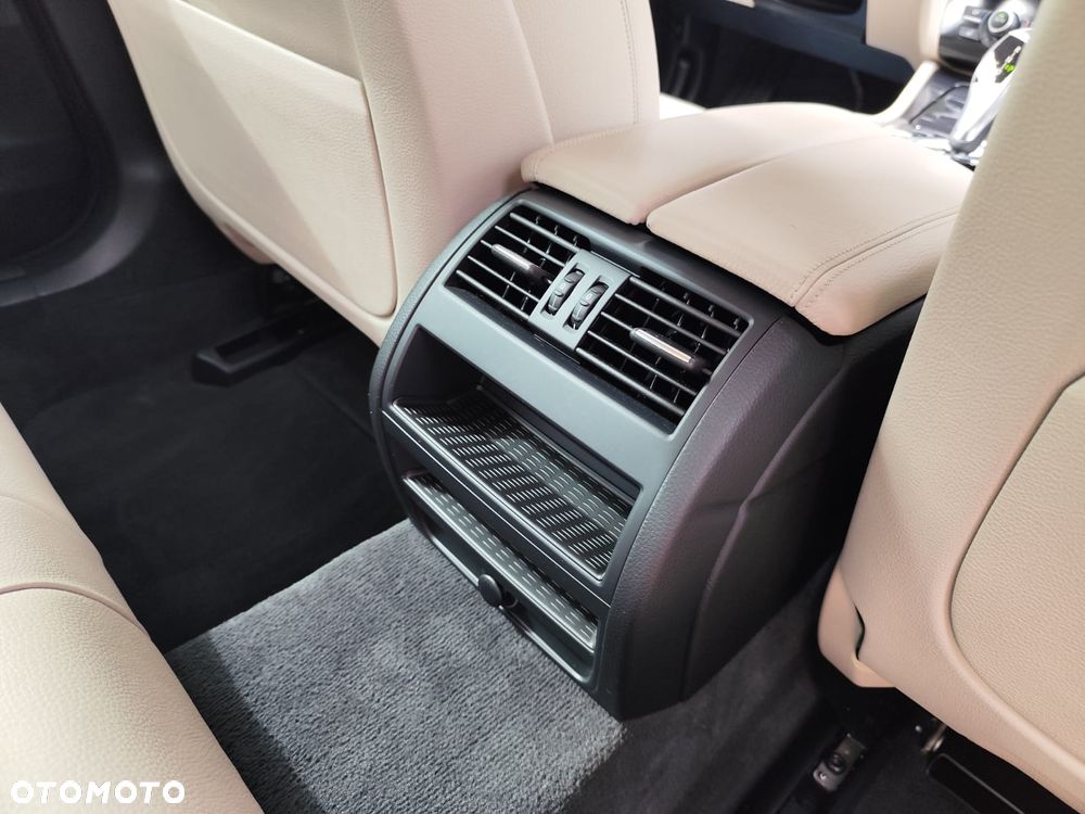 BMW Seria 5 520d Luxury Line - 22