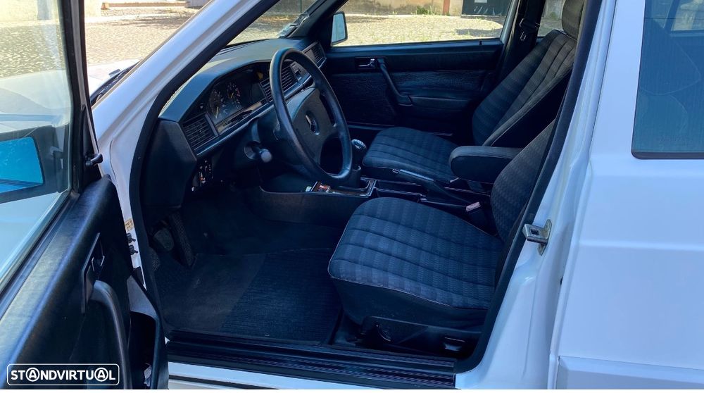 Mercedes-Benz W201 (1982-1993) 190 E 1.8 - 18