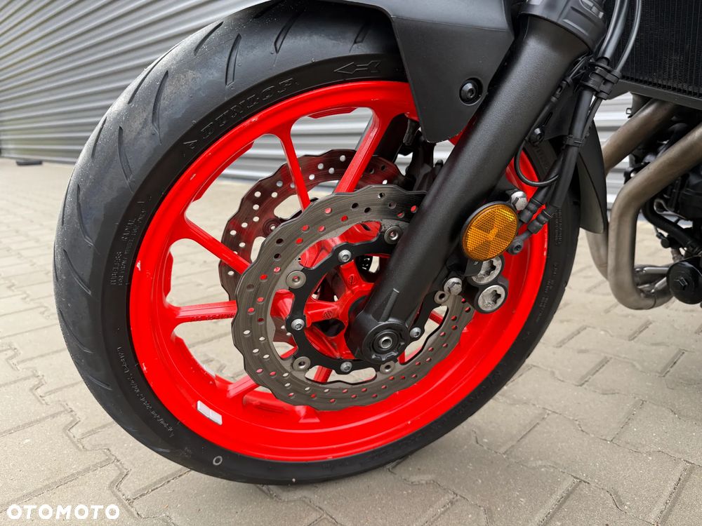 Yamaha MT - 28