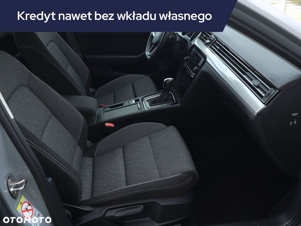 Volkswagen Passat Variant - 11