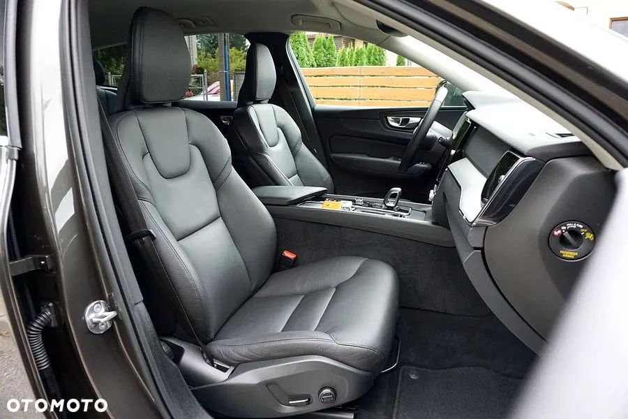 Volvo XC 60 B4 D Geartronic Momentum Pro - 29