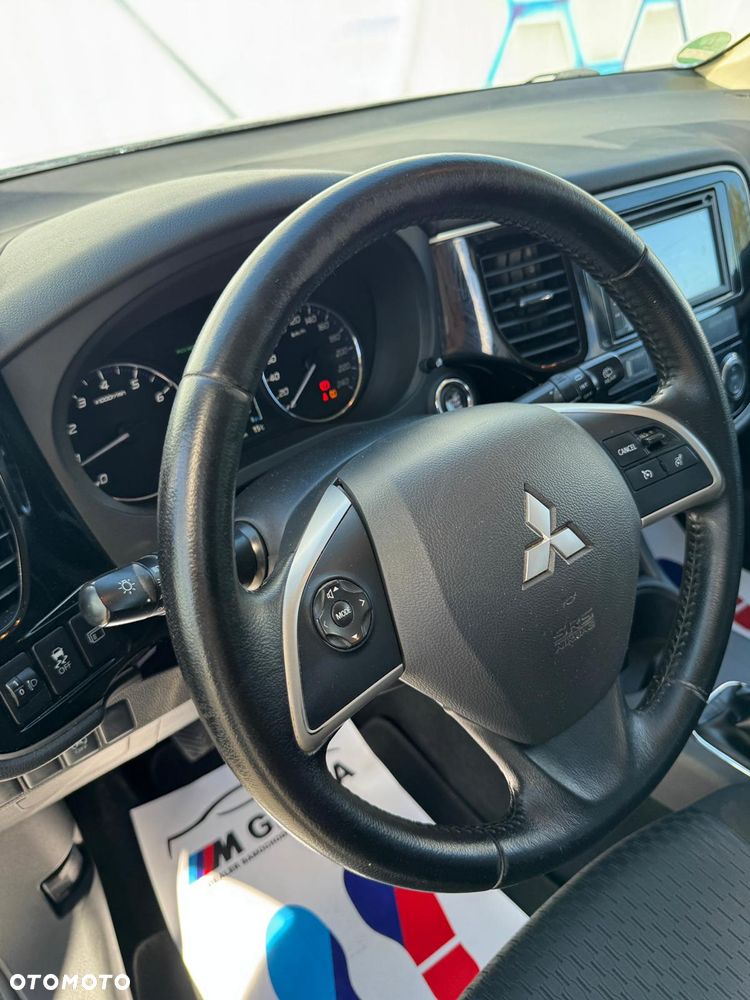 Mitsubishi Outlander 2.0 Intense + 2WD - 24