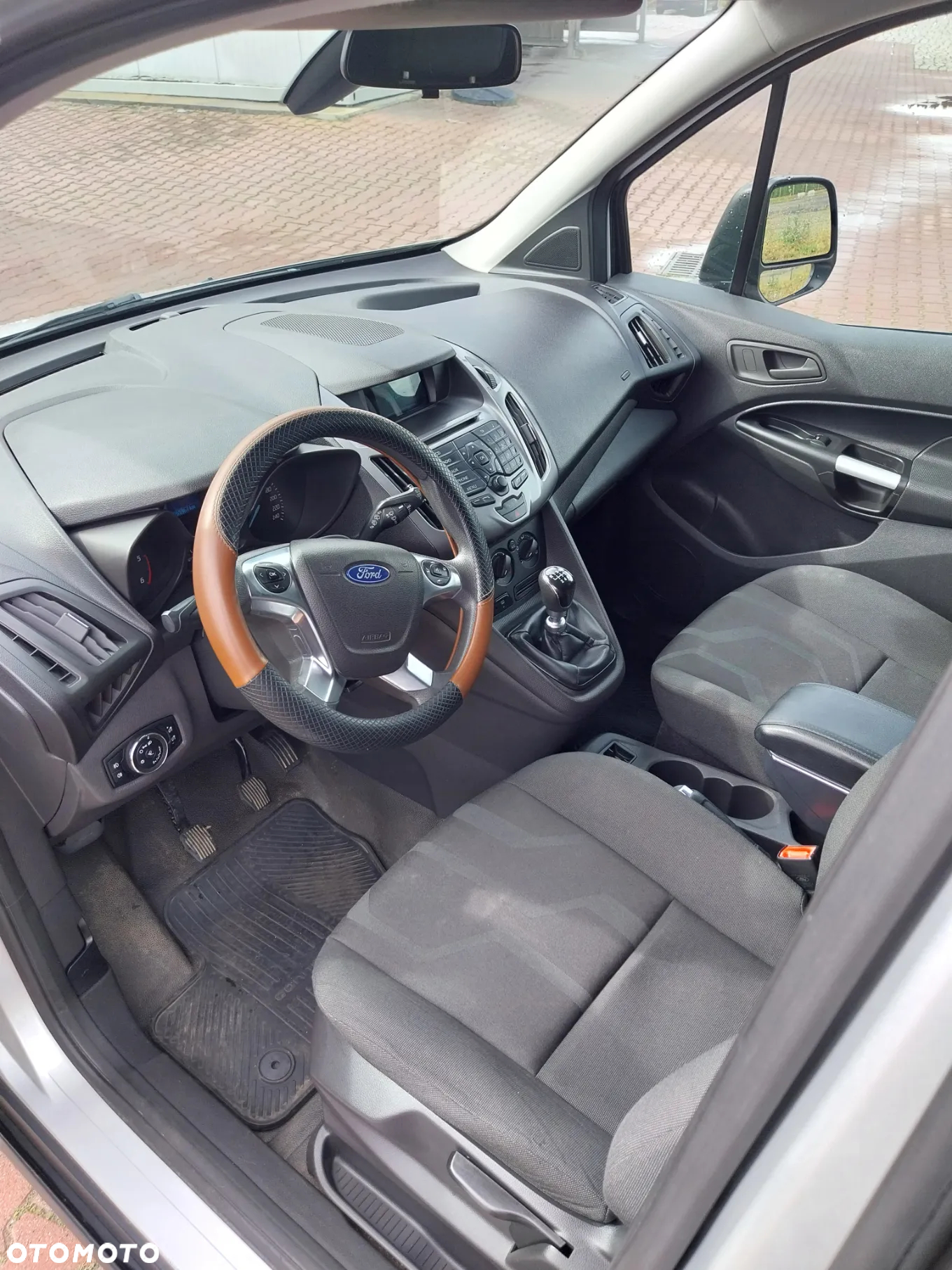 Ford Transit Connect - 8