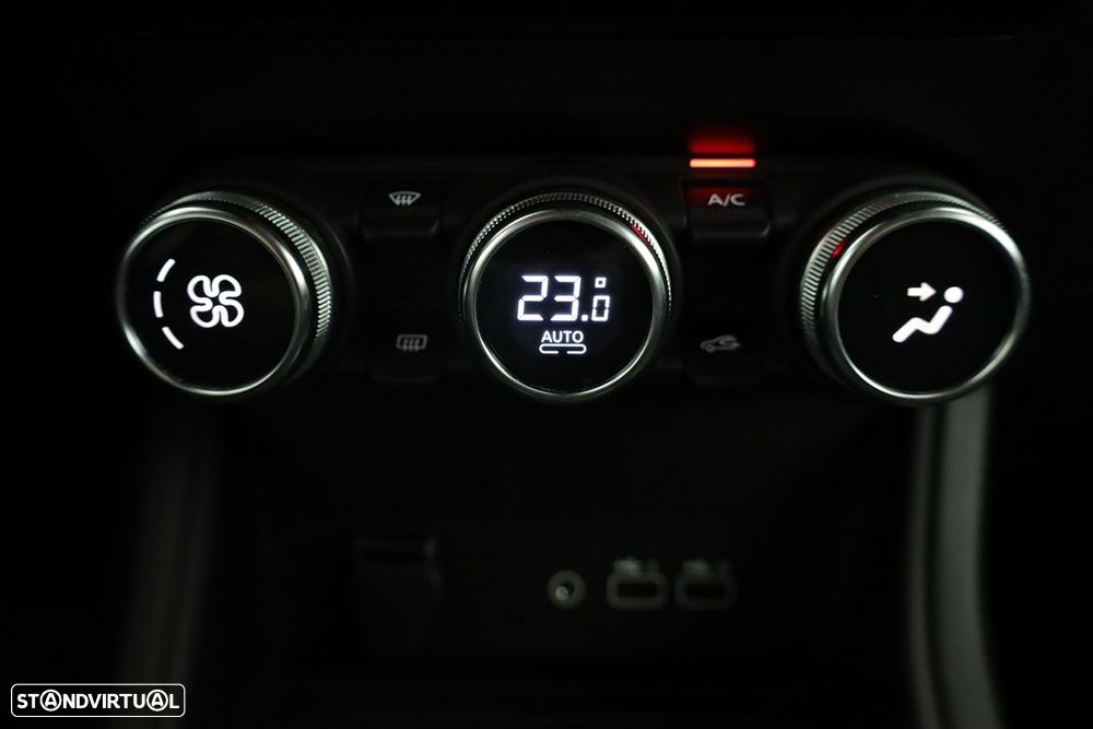 Renault Captur 1.0 TCe Techno Bi-Fuel - 11