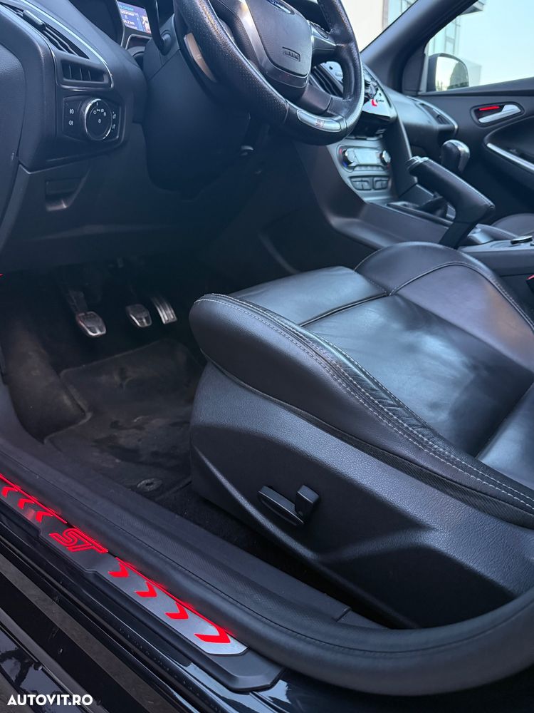 Ford Focus - 11