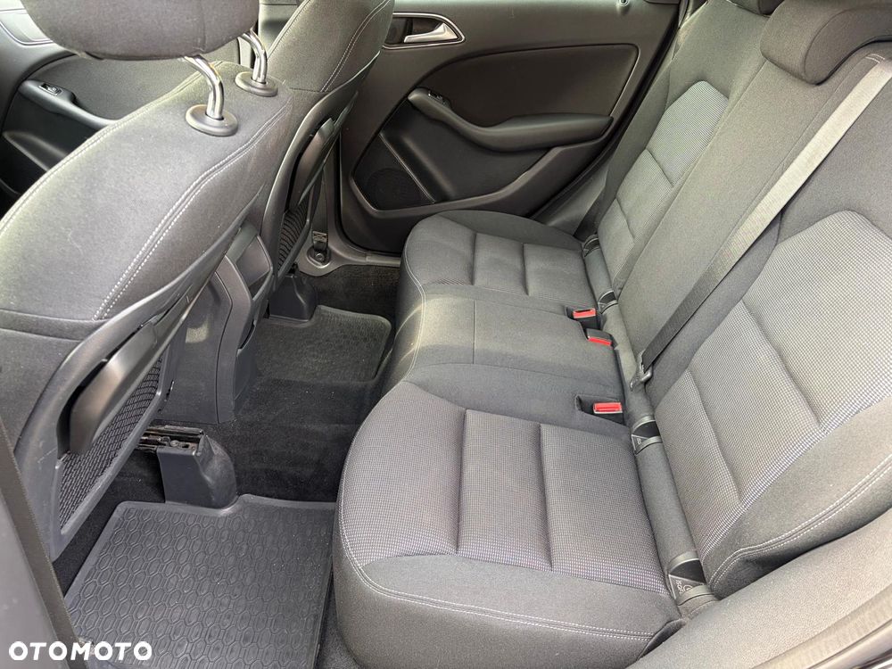 Mercedes-Benz Klasa B 180 (BlueEFFICIENCY) - 9