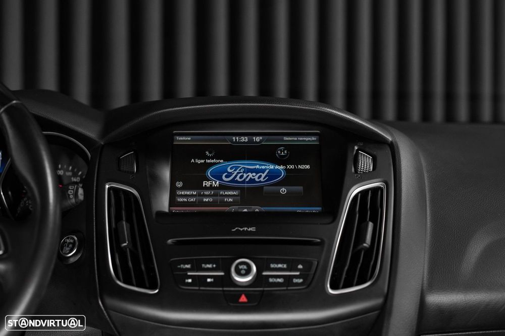 Ford Focus 1.0 EcoBoost S&S TITANIUM - 16