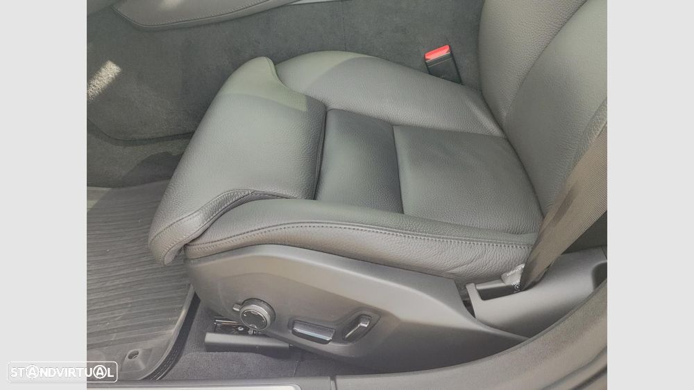 Volvo V90 2.0 T6 PHEV Plus Dark AWD - 13