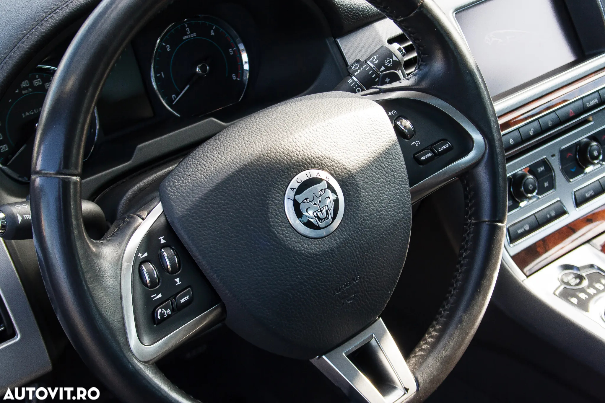 Jaguar XF 2.2 Diesel Sportbrake - 5