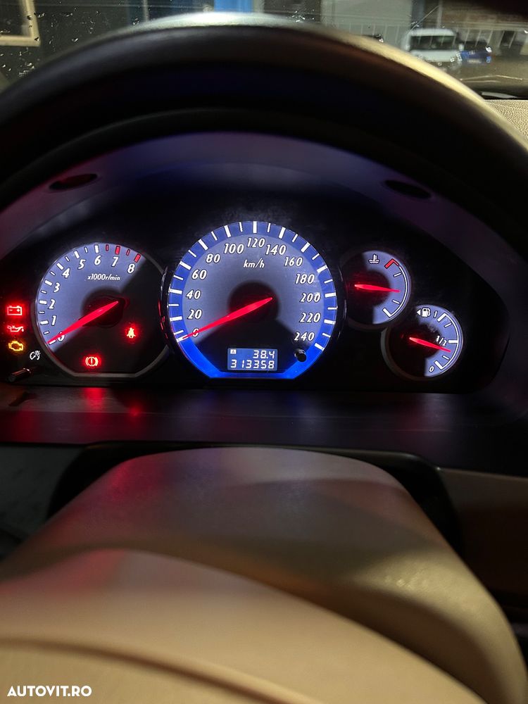 Mitsubishi Grandis - 11