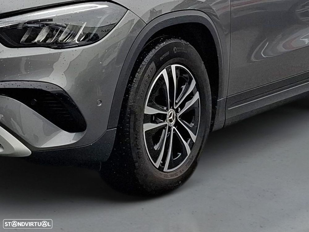 Mercedes-Benz GLA 180 d - 4