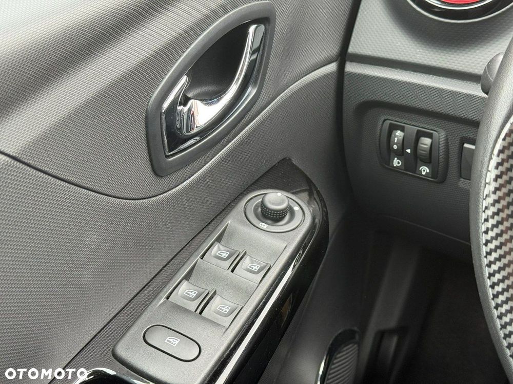 Renault Captur dCi 90 EDC Helly Hansen - 23