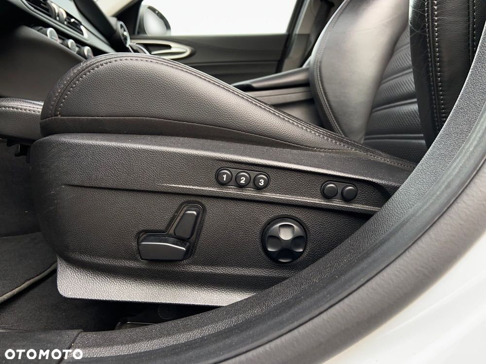 Alfa Romeo Giulia 2.0 Turbo Veloce Q4 - 30