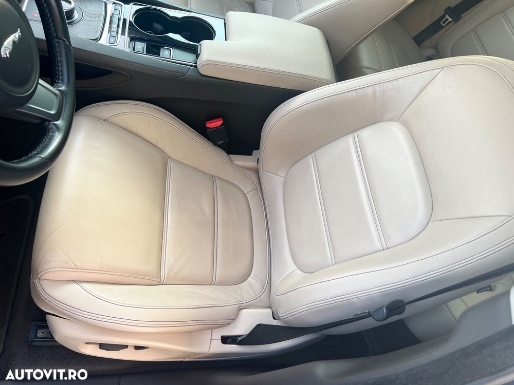 Jaguar F-Pace 30d AWD Prestige - 34