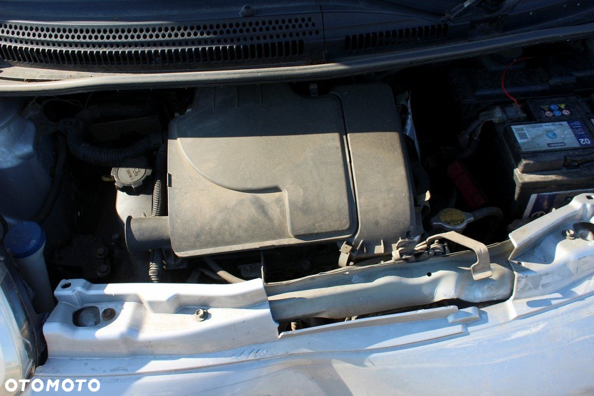 Citreon C1 2005 1.0i CFA Hatchback 3-drzwi (MASKA, ZDERZAK, LAMPA, BŁOTNIK, DRZWI, SZYBA, FOTEL) - 8
