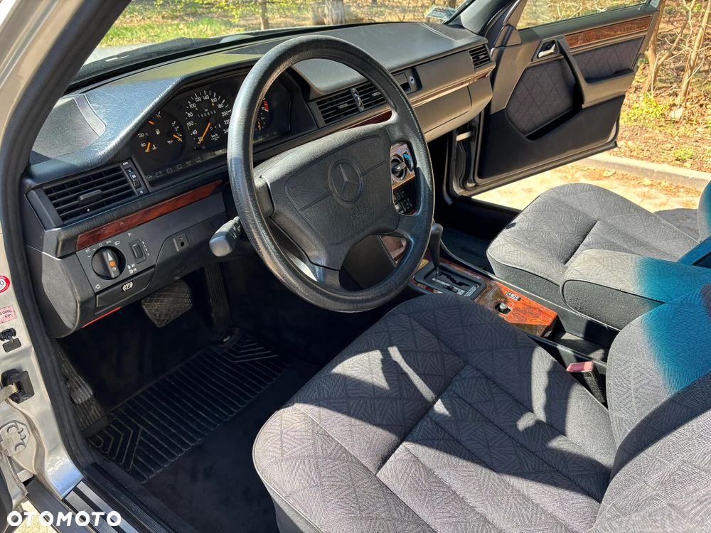 Mercedes-Benz Klasa E - 18