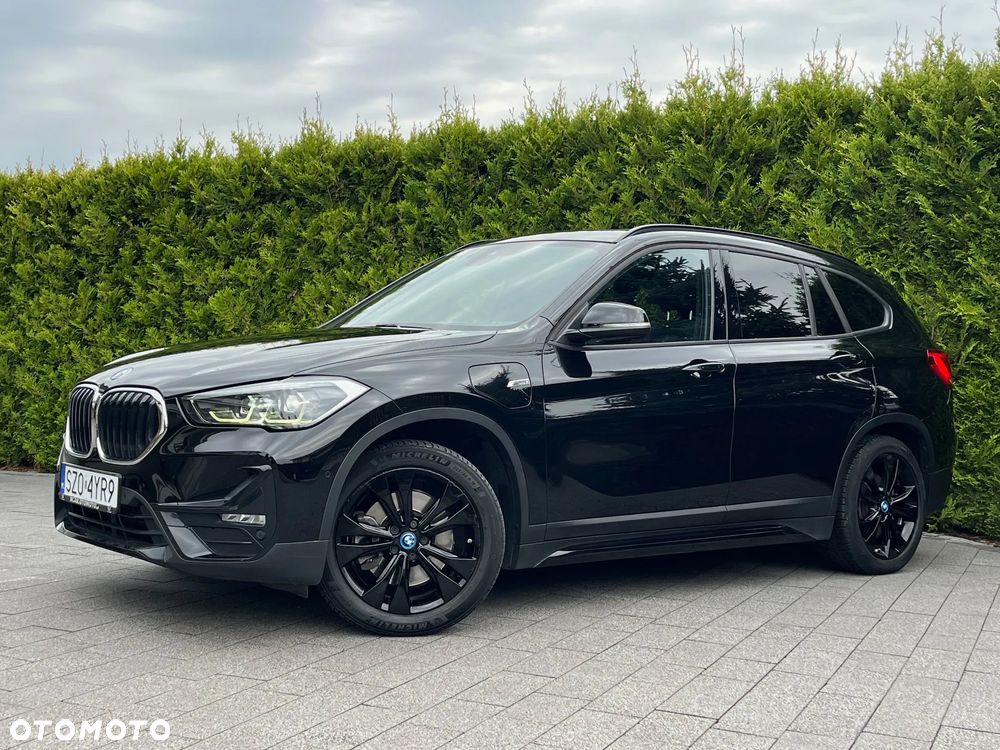 BMW X1 xDrive25e Sport Line - 2