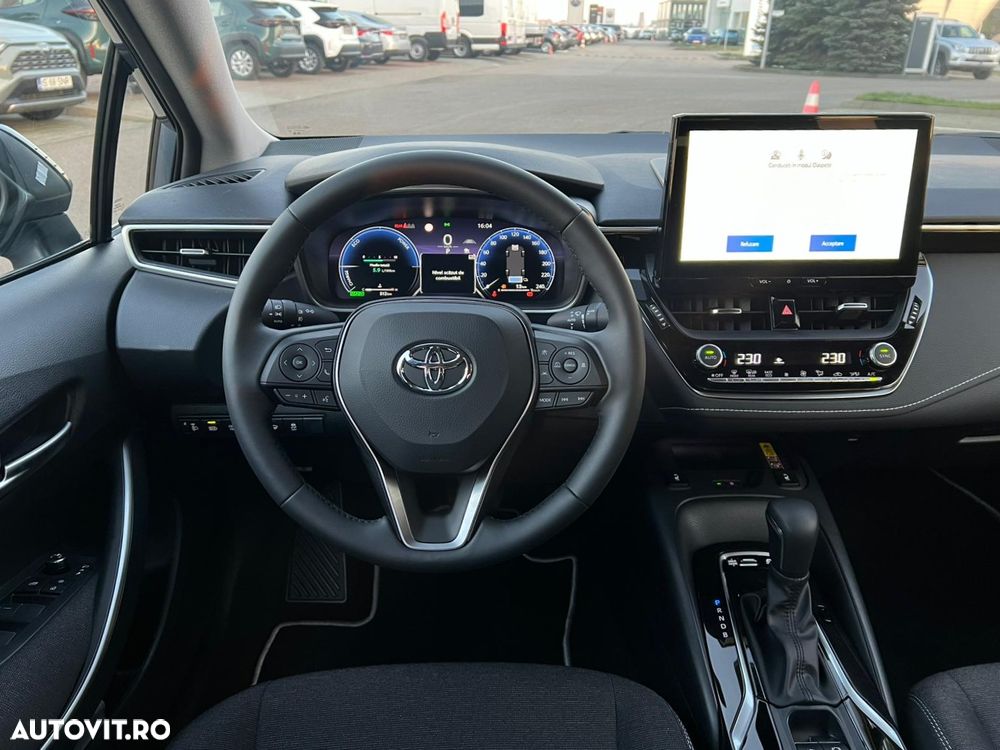 Toyota Corolla Sedan 1.8 HSD Dynamic - 12