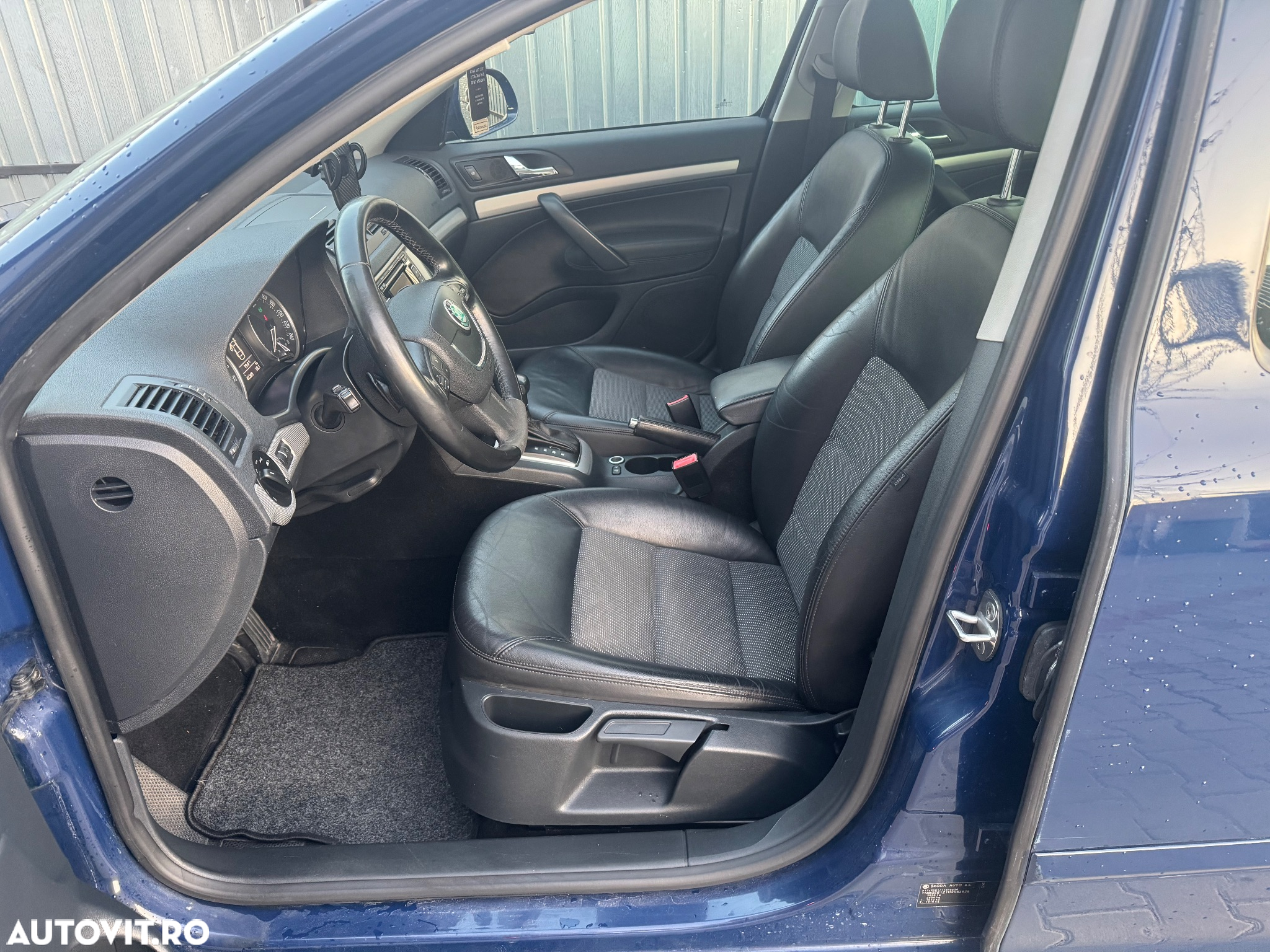 Skoda Octavia Combi 2.0 TDI Ambiente DSG - 10