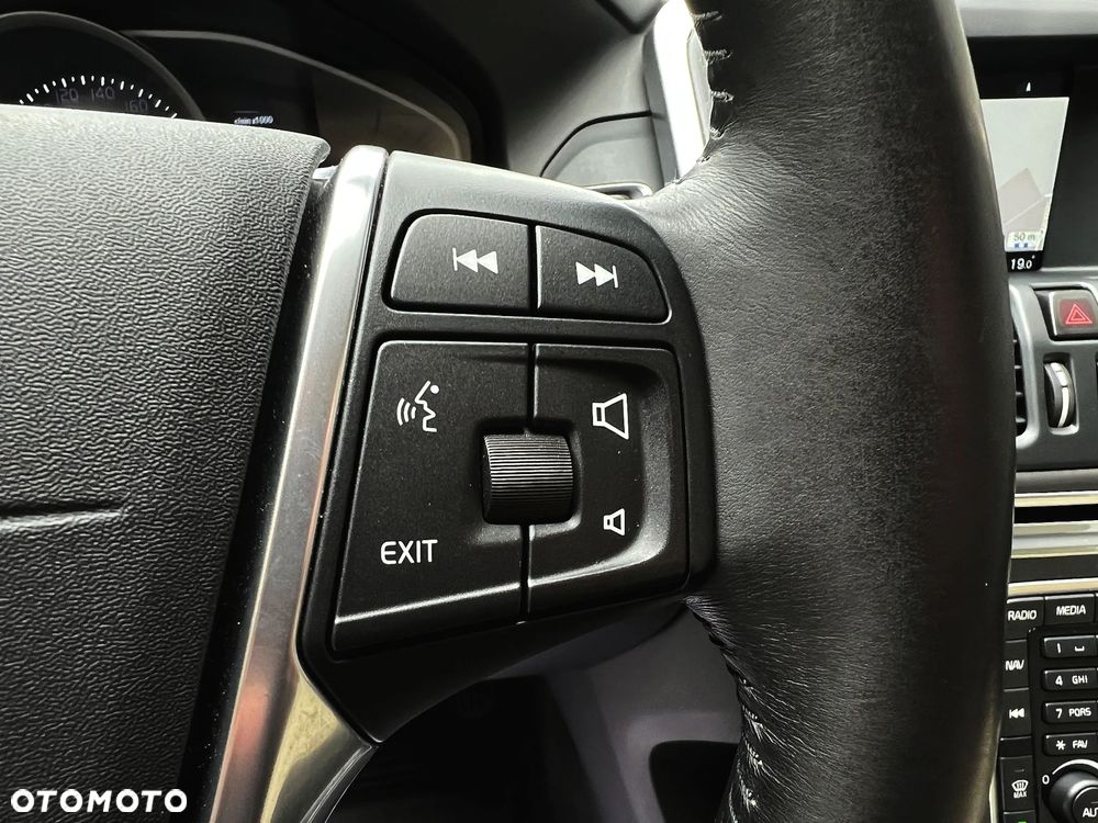 Volvo XC 60 D3 Geartronic Momentum - 25