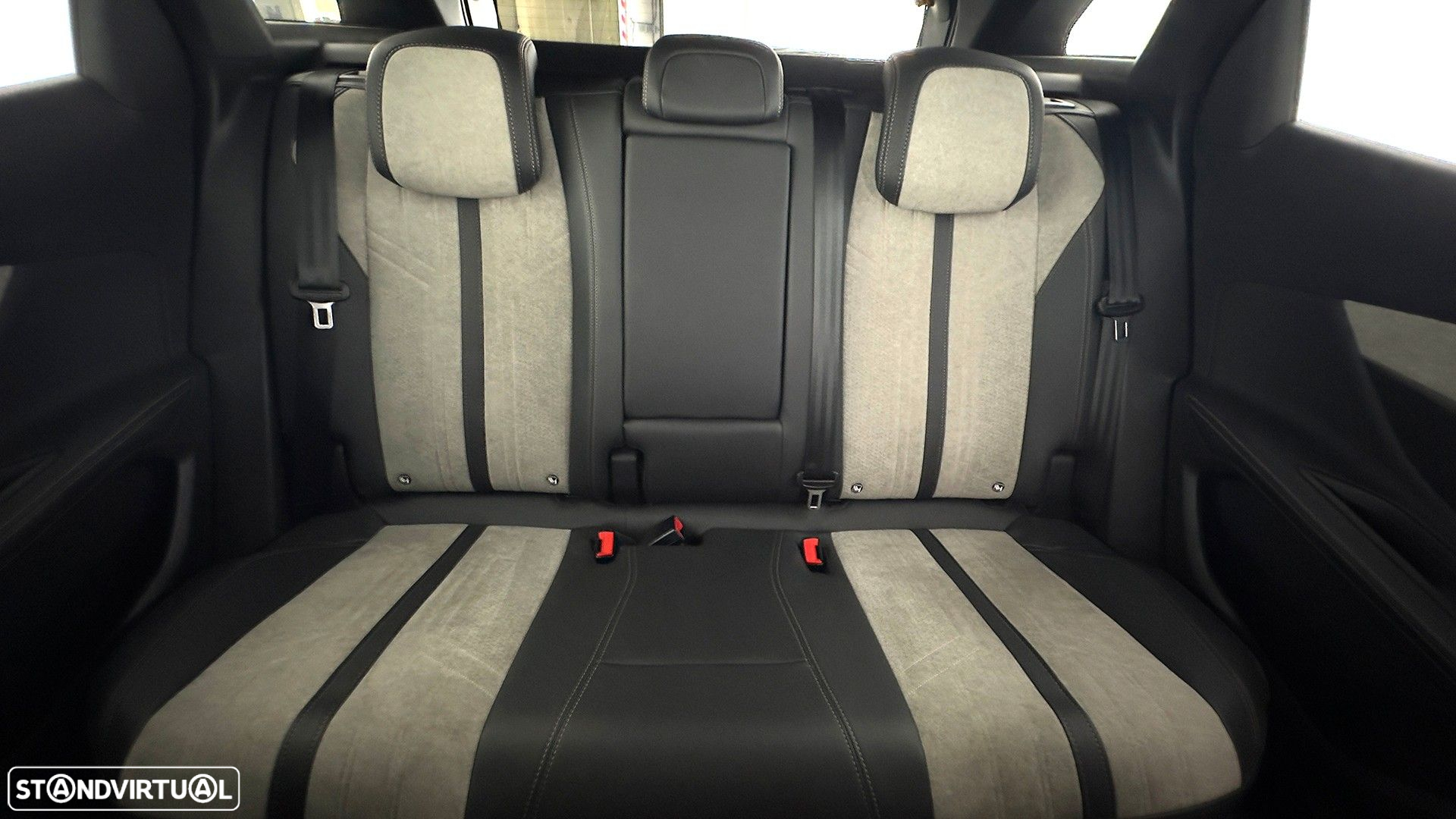 Peugeot 3008 1.6 Hybrid GT Pack e-EAT8 - 49