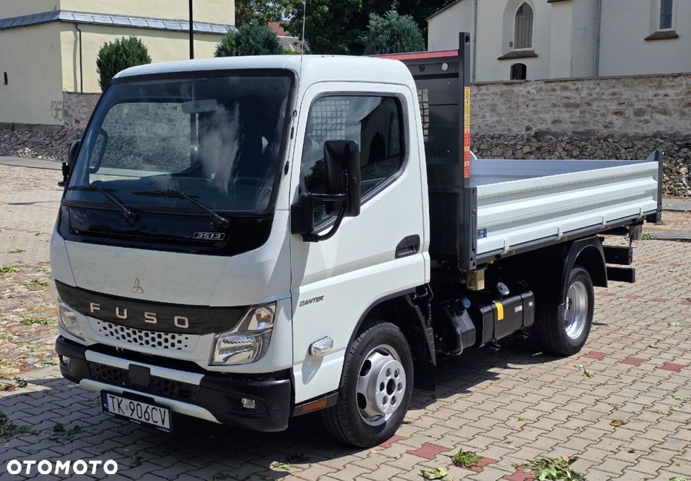 Mitsubishi Fuso Canter - 2