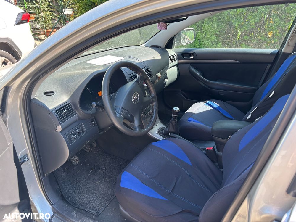 Toyota Avensis 2.0 D-4D Comfort - 9