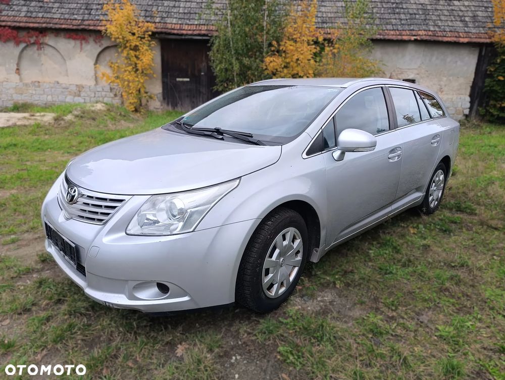 Toyota Avensis 1.6 Active - 6