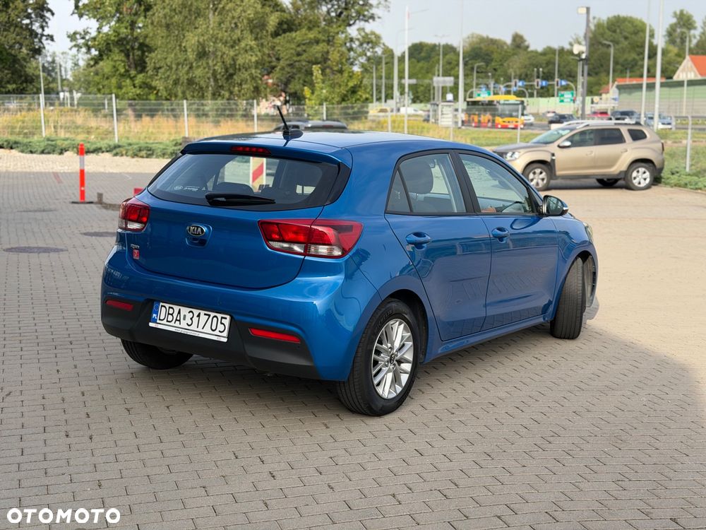 Kia Rio 1.2 L - 3