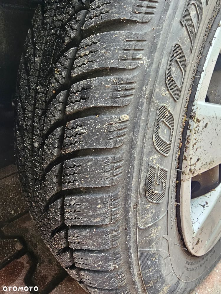 Toyota Yaris 1.0 Terra - 13