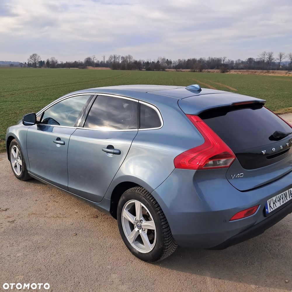 Volvo V40 D2 Momentum - 8