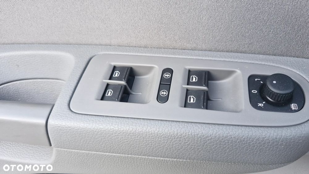 Volkswagen Sharan 2.0 TDI 4Motion BlueMotion Technology Highline - 20