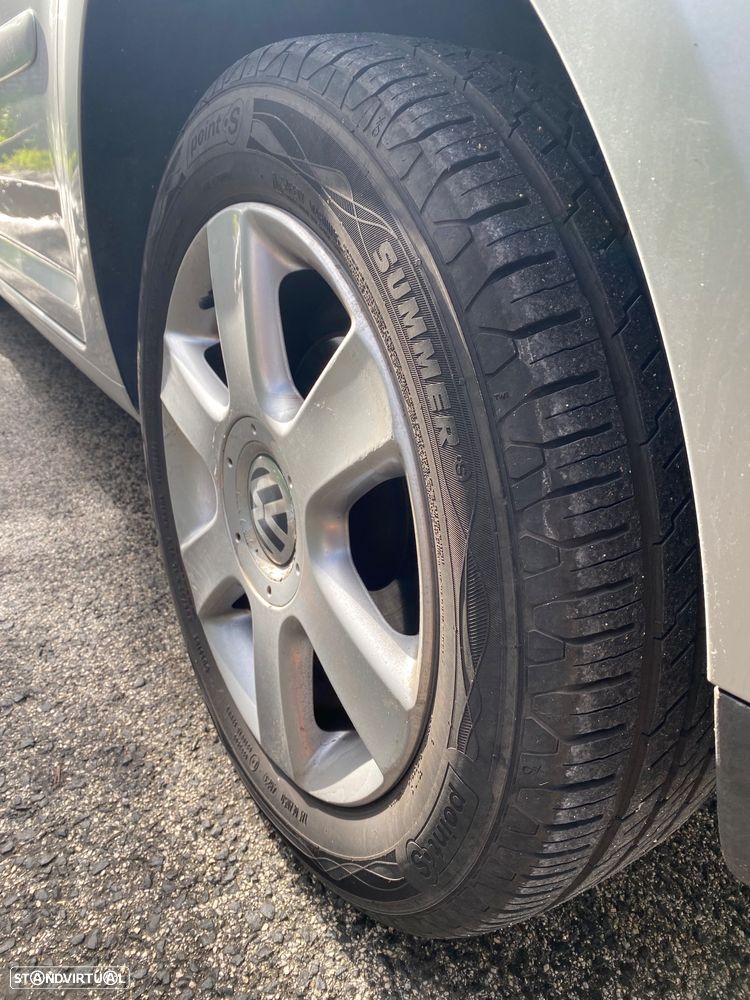 VW Touran 2.0 TDI Trendline 7L - 30